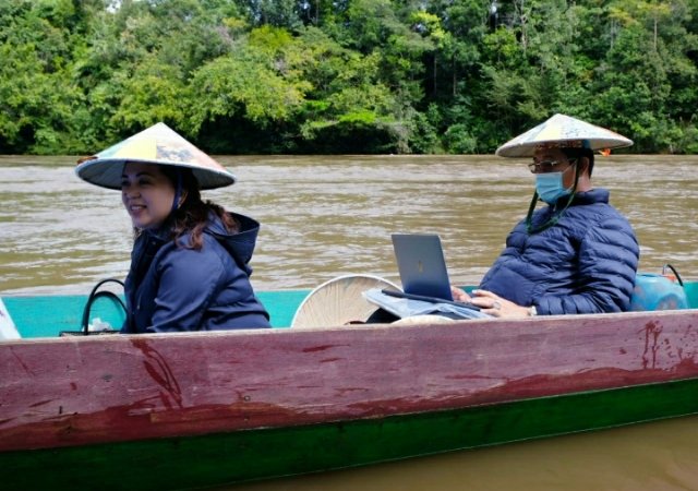 Yansen TP masih menyempatkan membuka informasi