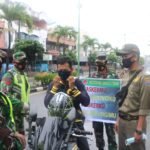 Bagikan Masker dan Edukasi Prokes
