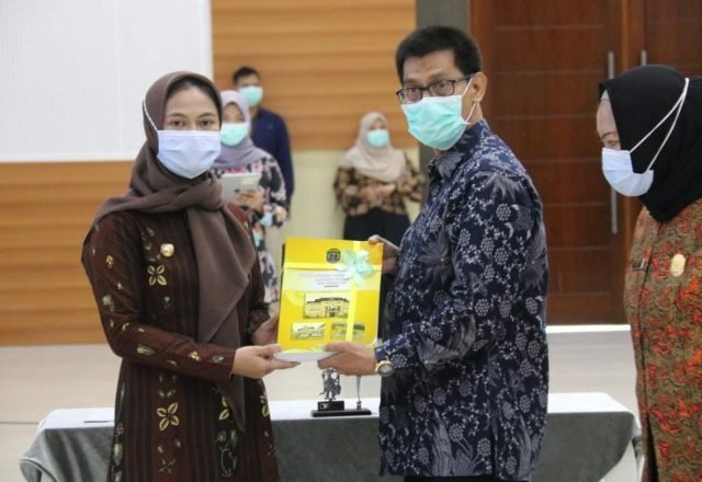 Bupati Nunukan Hj. Asmin Laura Hafid