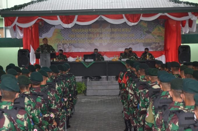 Yonif Rider 613/Rja sebelum berangkat ke Papua.