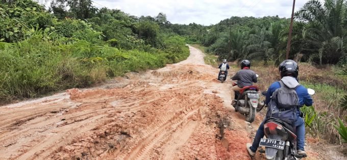 Desa Sajau Metun menuju Desa Tanah Kuning