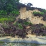 Akibat hujan deras sebabkan longsor