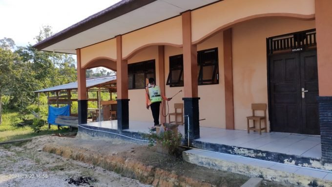 Petugas dari BPBD Bulungan