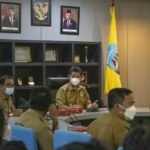 Wagub Kaltara, Dr. Yansen TP M.Si memimpin rapat