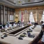 Bupati Bulungan Syarwani saat membahas JPT