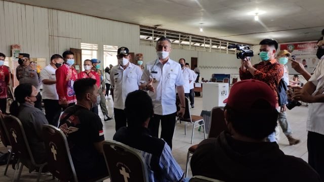 Bupati Malinau Wempi