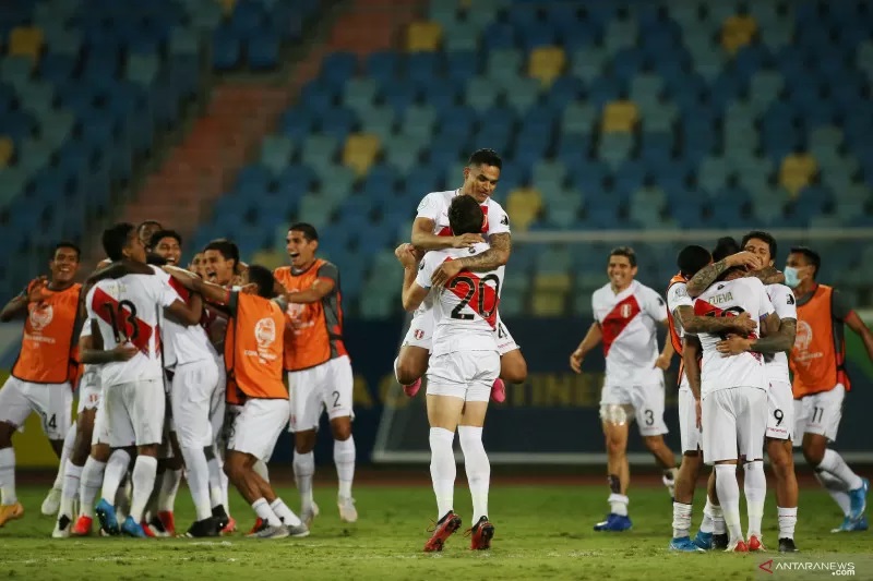 Peru menang adu penalti