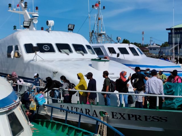 WNI saat tiba di Pelabuhan Tunon Taka Nunukan