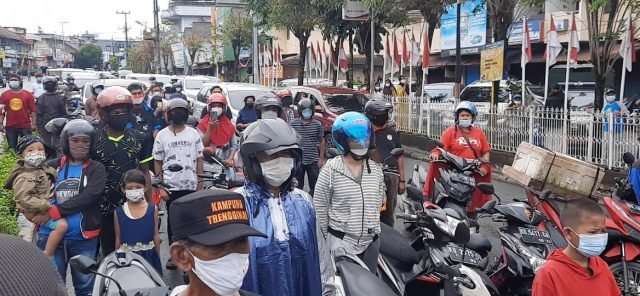 lampu merah Simpang Empat