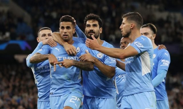 Bek sayap Manchester City Joao Concelo