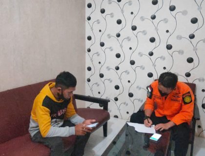 Kerabat korban melapor