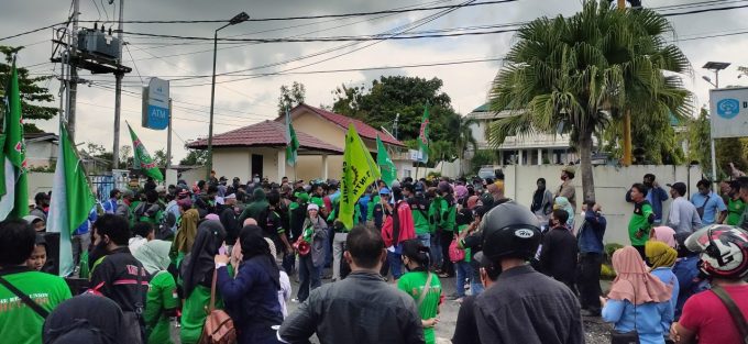 demo Aksi para pekerja dan buruh