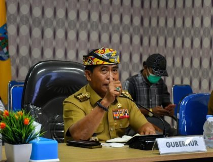 Drs. H. Zainal Arifin Paliwang, SH, M.Hum