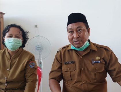 Guru Agama Kamal bersama Guru Agama Kristen, Debora
