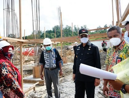 monitoring dan evaluasi (Monev) proyek pembangunan laboratorium kesehatan Provinsi Kaltara