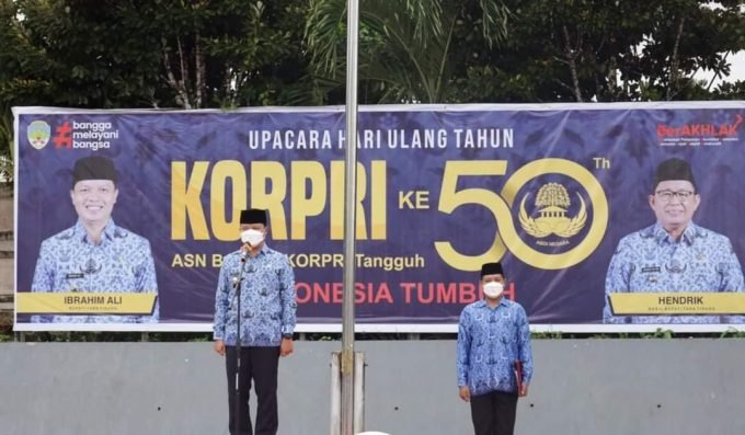 Hari Ulang Tahun (HUT) Korpri ke-50 di halaman Pendopo Djafaruddin