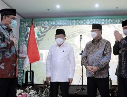 Ketua Dewan Masjid Indonesia Jusuf Kalla