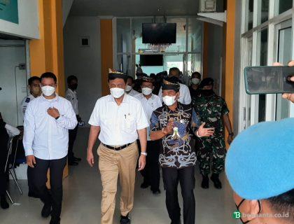 Gubernur Kaltara saat menyambut Menkomarves Luhut Binsar Panjaitan