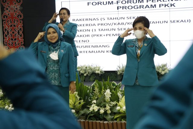 Ketua TP PKK Kaltara Rachmawati Zainal dan Wakilnya Ping Yansen