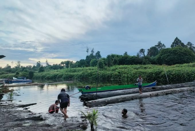 Sungai Kanal Desa Lubakan
