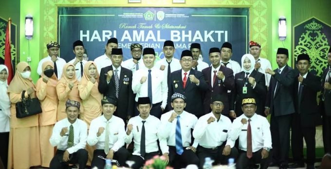Bupati Ibrahim Ali bersama Wakil Bupati Hendrik