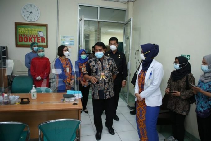 Gubernur Kaltara, Drs H Zainal A Paliwang SH, M.Hum