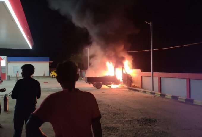 mengisi pertalite terbakar di SPBU Lima Dara