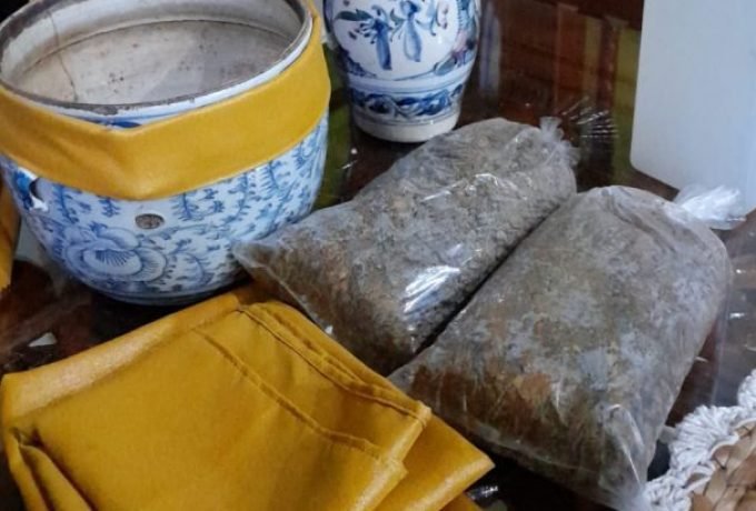 Barang antik milik Kesultanan Bulungan yang berusia tahun jadi wadah tanah dan air untuk IKN