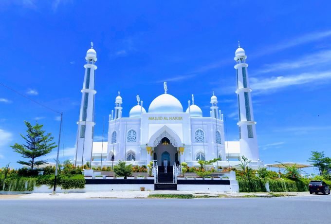 Masjid_Al_Hakim_oleh_Denas