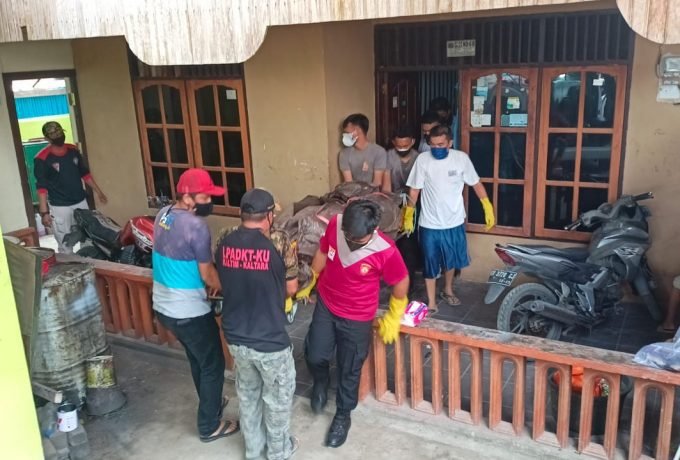 mayat di gunung lingkas evakuasi terhadap jasad IY.