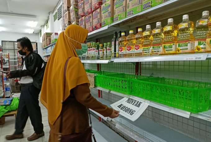 pemantauan minyak goreng di swalayan