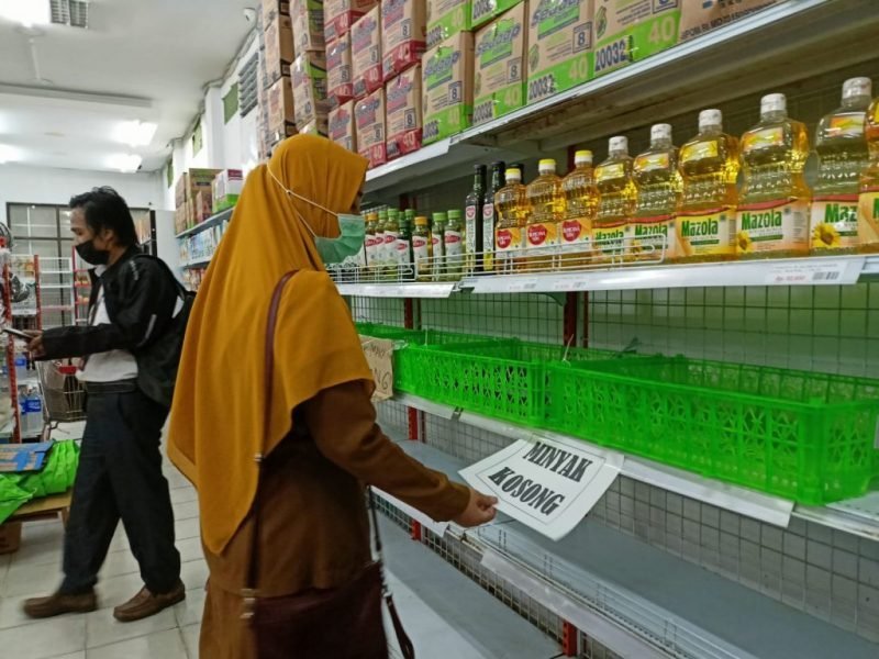 pemantauan minyak goreng di swalayan