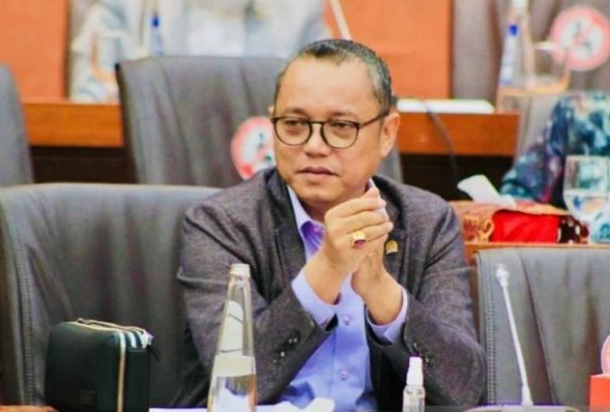 Deddy Yevri Hanteru Sitorus