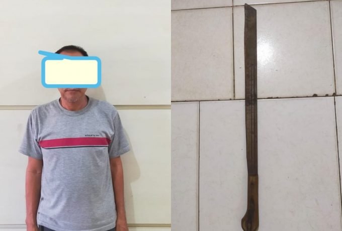 ANCAM : Terduga pelaku berinisial A pengancaman terhadap dua orang anak menggunakan parang yang diamankan Polsek Kota Nunukan