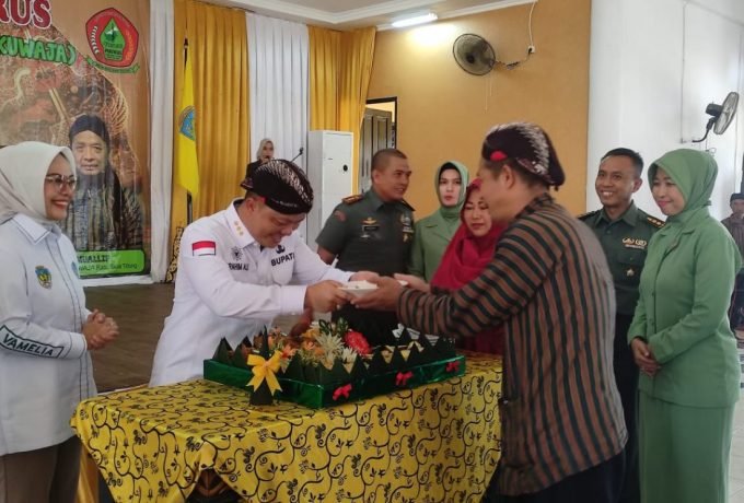 Bupati KTT Ibrahim Ali