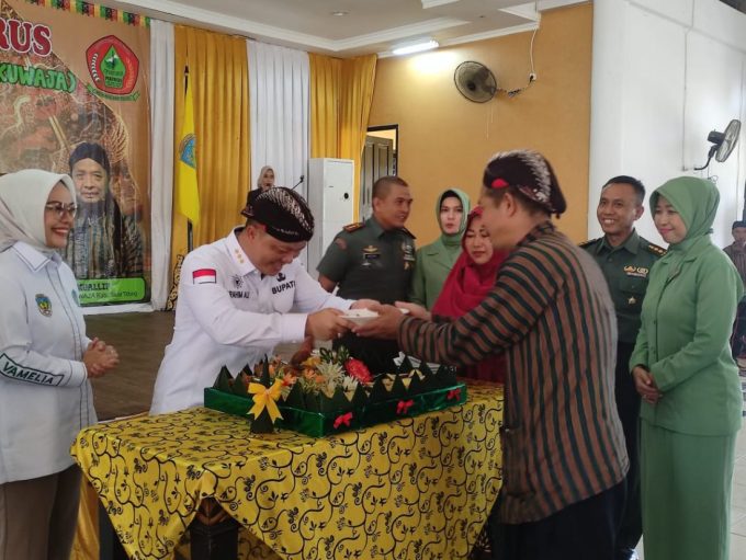 Bupati KTT Ibrahim Ali