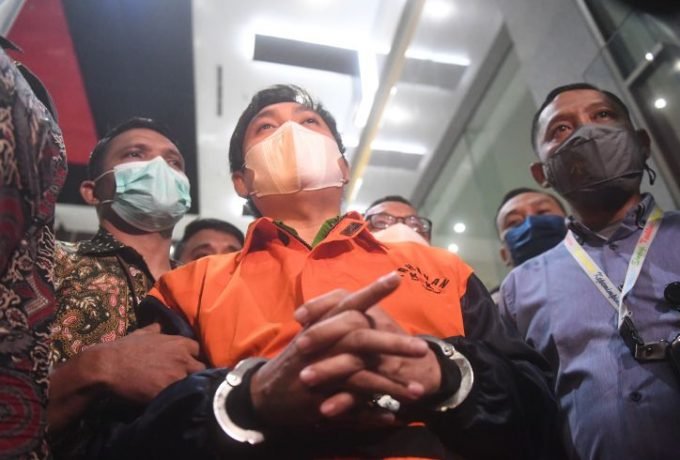 maming suap izin usaha pertambangan