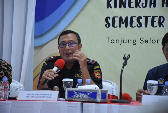 Kepala KPPBC Nunukan Chairul Anwar