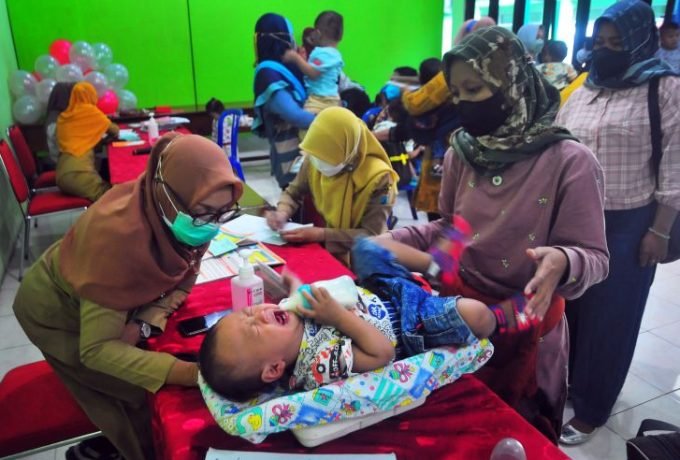 KESEHATAN1 Petugas kesehatan