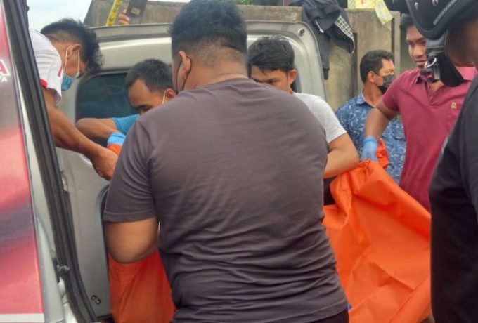 5898B838-DF87-4387-A8EB-F111F9C777EA