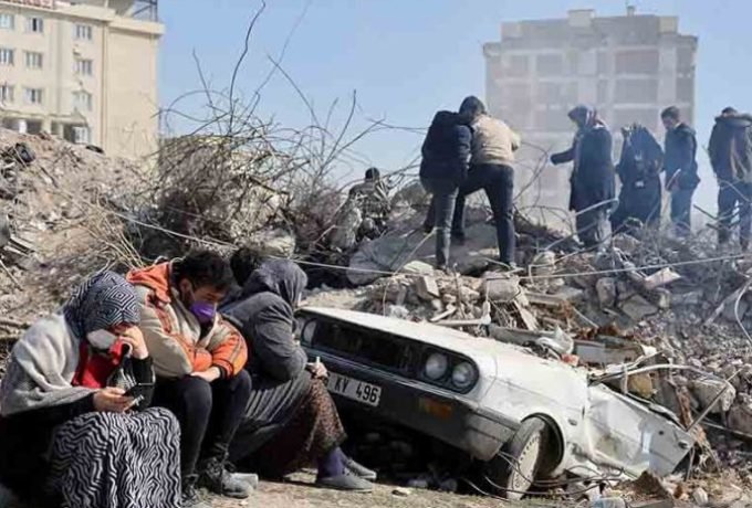 TURKEY-QUAKE1 terdampak gempa