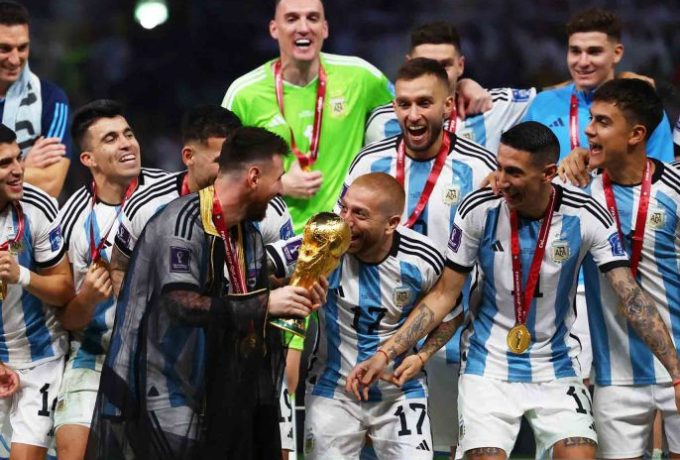 ARG-FRA-REPORT Kapten timnas Argentina Lionel Messi