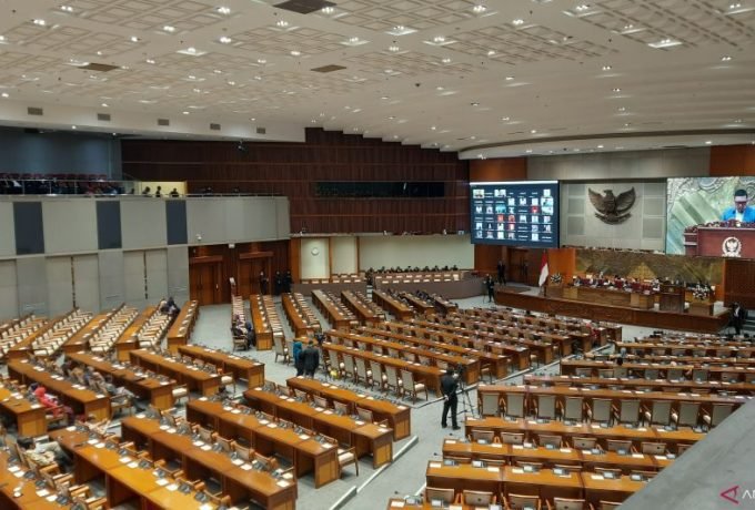 perpu Rapat Paripurna DPR RI ke-20 Masa Persidangan IV Tahun Sidang 2022–2023 di Kompleks Parlemen Senayan, Jakarta, Selasa (4/4/2023). (ANTARA/Narda Margaretha Sinambela)