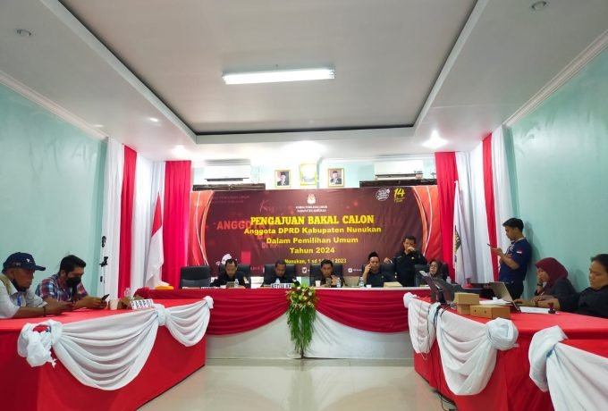 PENDAFTARAN : Suasana pendaftaran Bacaleg di KPU Nunukan, beberapa waktu lalu (Foto: Novita A.K/ BENUANTA)