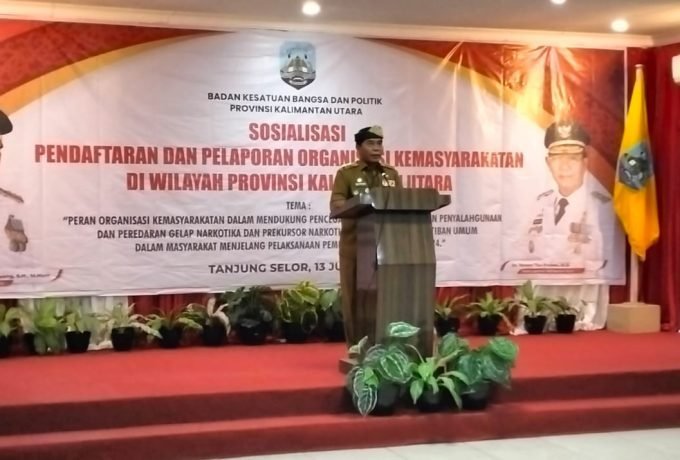 PENYAMPAIAN : Gubernur Kaltara, Zainal A Paliwang saat menyampaikan peran ormas jelang Pemilu 2024.