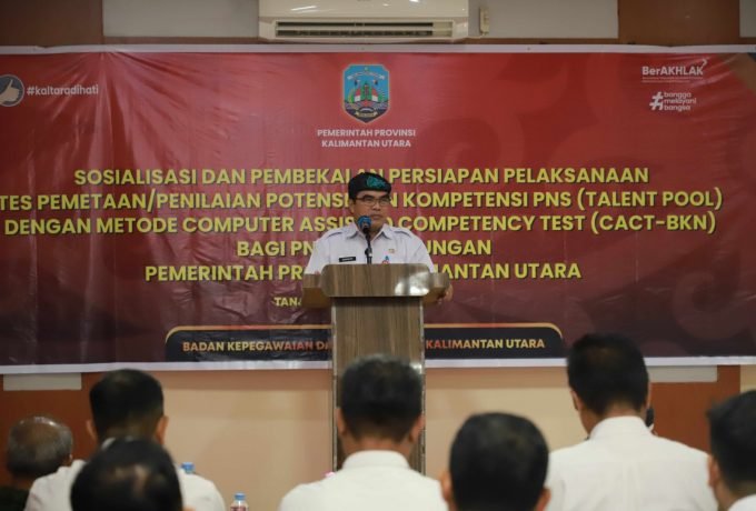 TALENT POOL : Sekretaris Daerah Provinsi Kalimantan Utara, Dr H Suriansyah, M.AP memberikan arahan pada Pembekalan Talent Pool dengan Metode Computer Assisted Competency Test (CACT-BKN), Rabu (5/7).