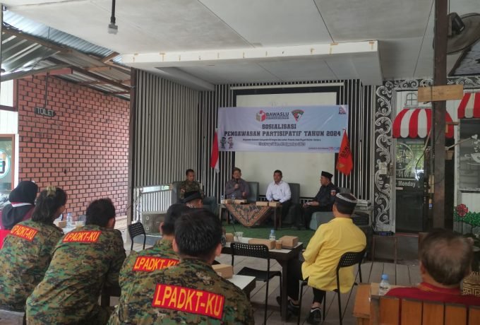 BERTEMU : Sosialisasi hukum pelanggaran Pemilu yang dilaksanakan Bawaslu Bulungan bersama LPADKT-KU.