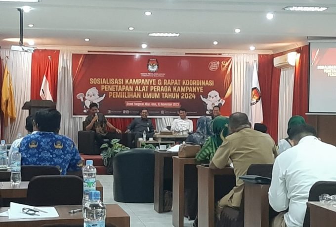 SOSIALISASI: KPU Bulungan saat melaksanakan sosialisasi kampanye kepada partai politik.
