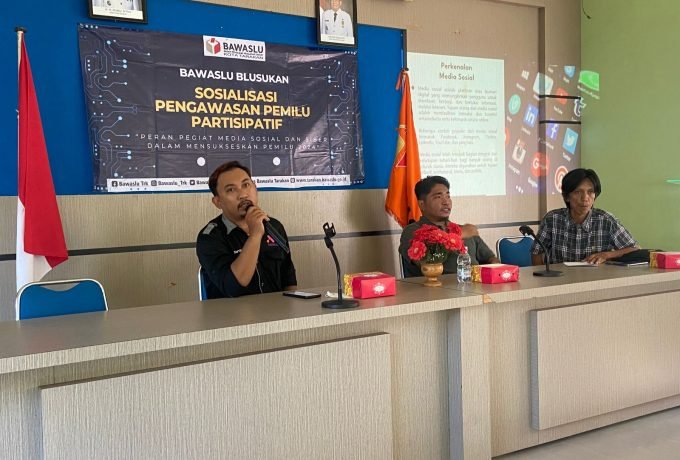 PAPARKAN : Ketua Amsindo Kaltara saat memaparkan materi kampanye kepada insan pers di Kota Tarakan, Jumat 17 November 2023. (Foto: Endah Agustina/Benuanta)