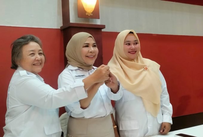 DUKUNG : Wakil Ketua Umum Pengurus Pusat (PP) PIRA Gerindra, Dewan Penasehat (DP) PD Kaltara dan Ketua PD PIRA Kaltara saat menghadiri kegiatan Pelantikan dan pengukuhan PD dan PC PIRA Kaltara. (FOTO: SUNNY CELINE/BENUANTA)